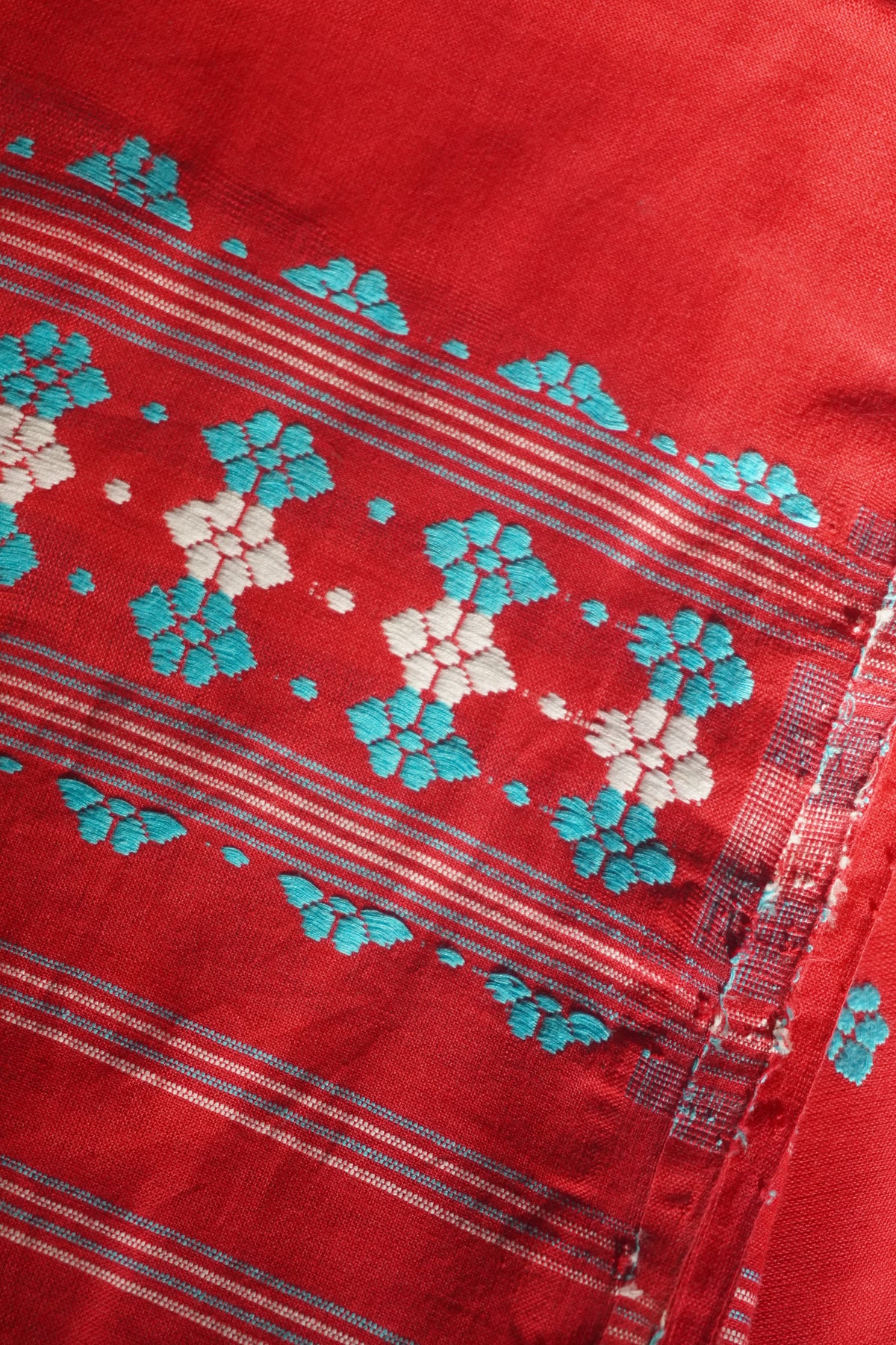 Hanwoven minimal Floral mekhela sador