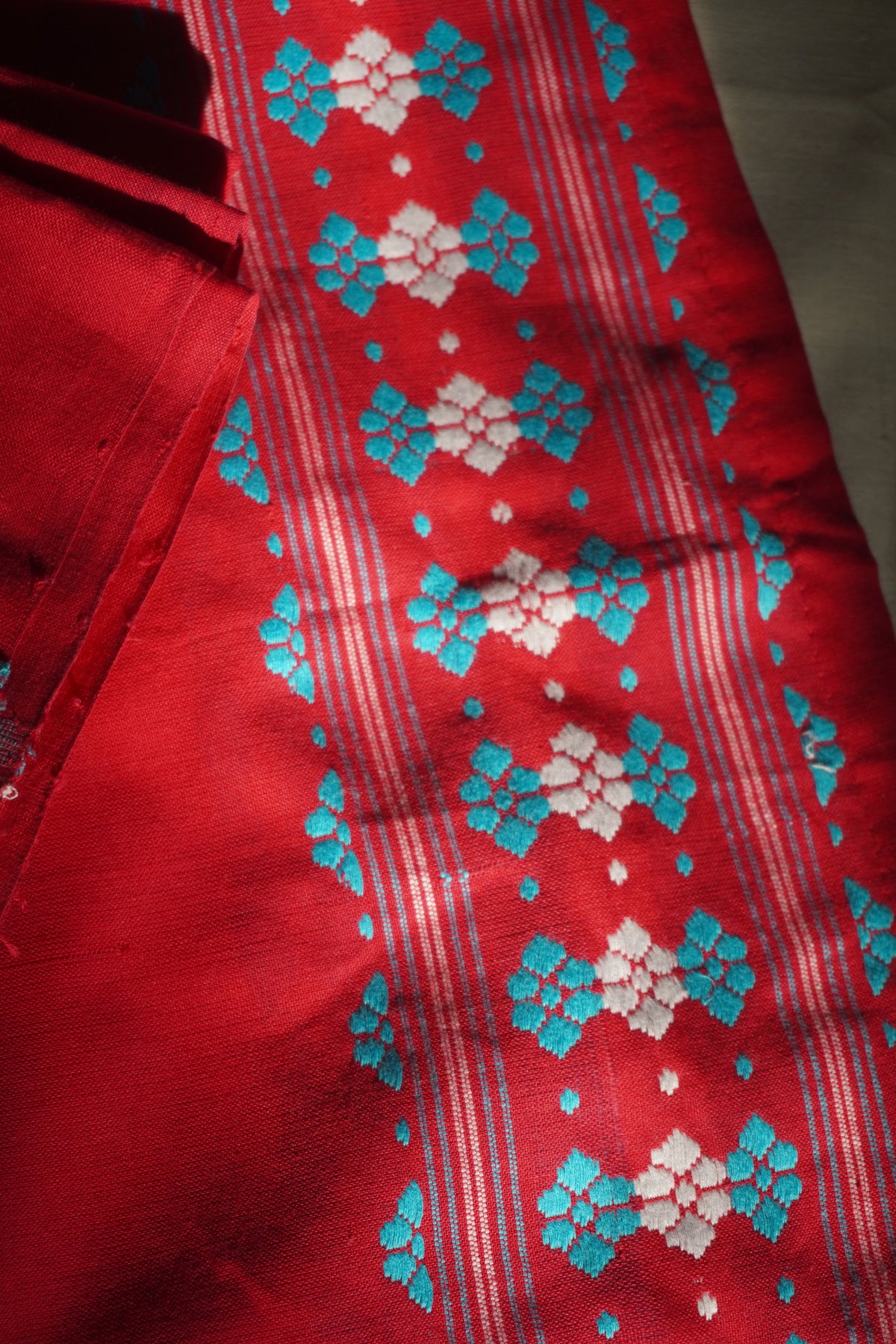 Hanwoven minimal Floral mekhela sador