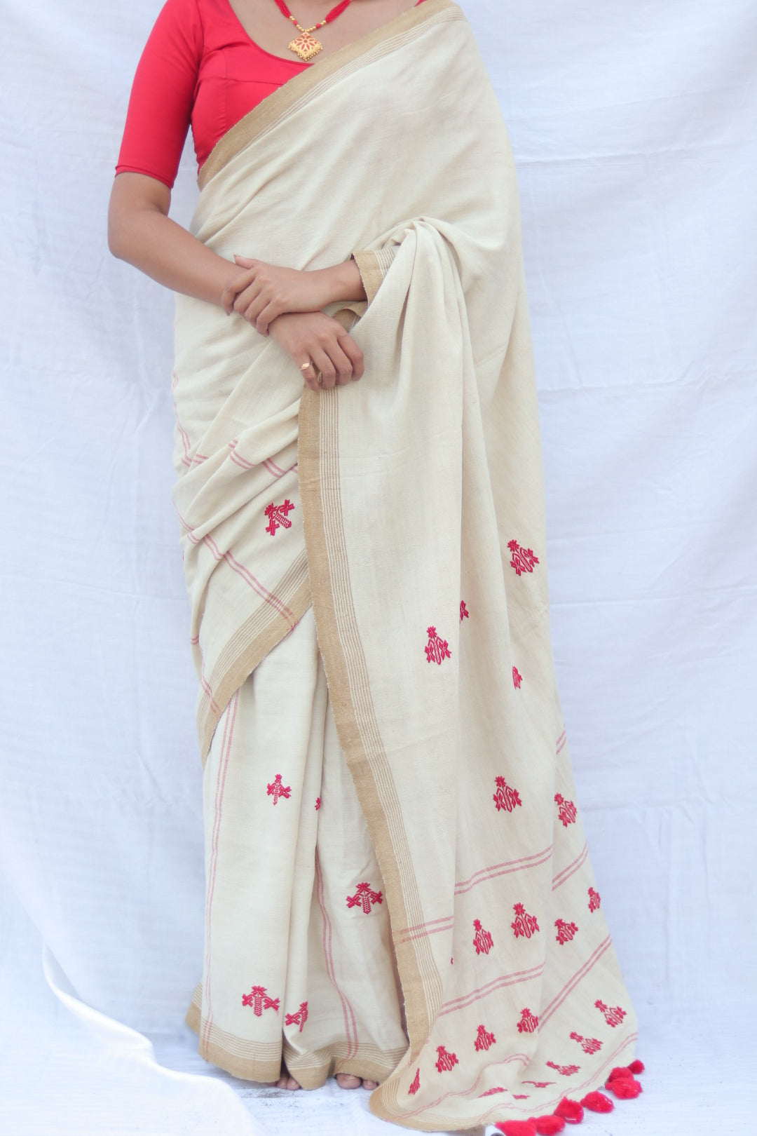 Eri silk handwoven saree in red and off white