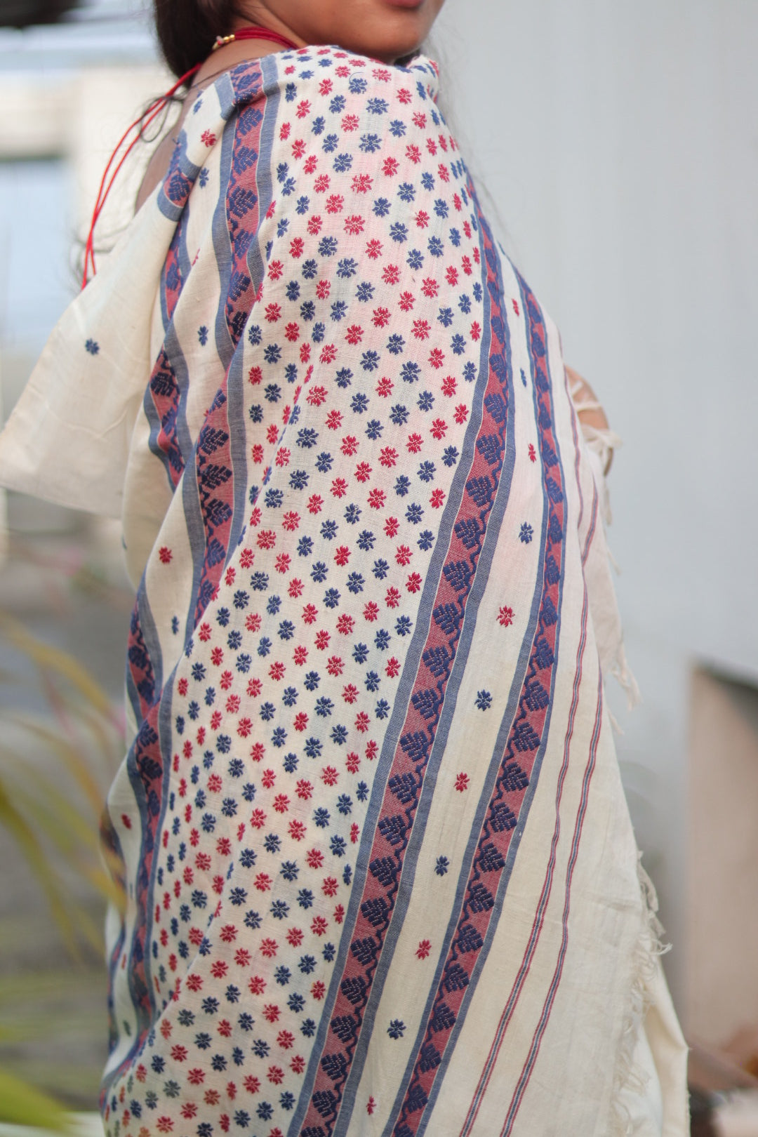 White Cotton handwoven saree With heavy pallu