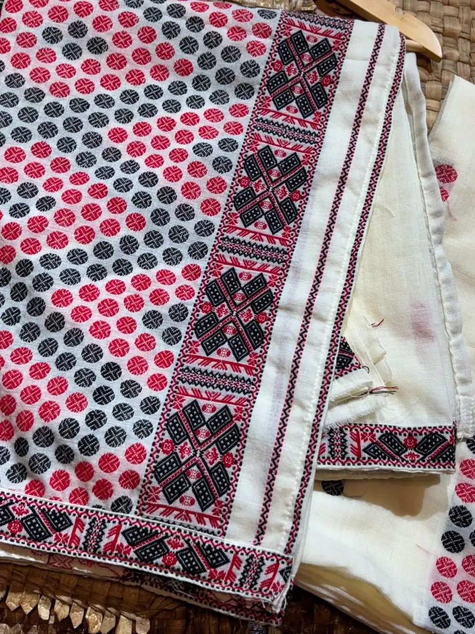 White & Red Mekhela Sador – image 2