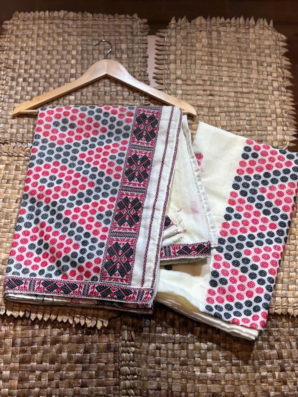 White & Red Mekhela Sador – image 4