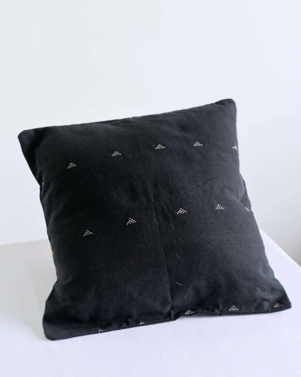 Black & White Pinbuk Design Cushion Cover -Set of 2 – image 2